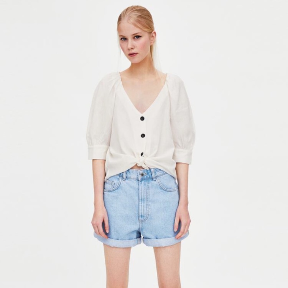 Linen top with buttons